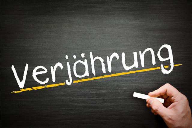 Foto: Verjährung auf eine Tafel mit Kreide geschrieben